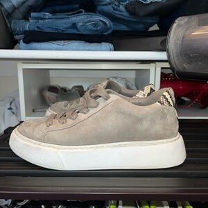 Vince women sneaker size 37